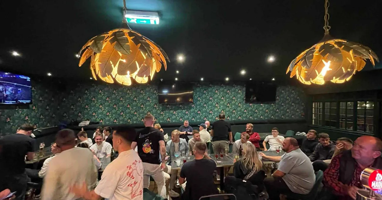 Live night at Oliver's